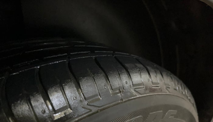 2022 KIA SELTOS HTX 1.5 DIESEL AT, Diesel, Automatic, 77,775 km, Right Rear Tyre Tread