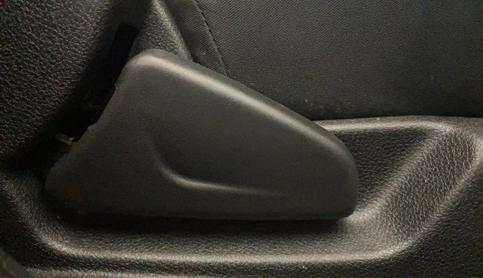 2017 Renault Kwid RXT 1.0 AMT (O), Petrol, Automatic, 21,723 km, Driver Side Adjustment Panel