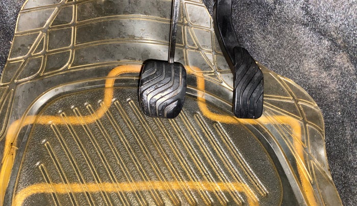 2017 Renault Kwid RXT 1.0 AMT (O), Petrol, Automatic, 21,723 km, Pedals