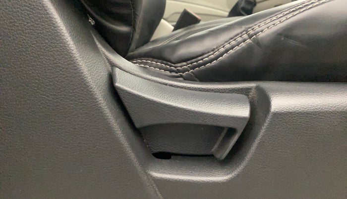 2022 Mahindra XUV300 W6 1.2 PETROL, Petrol, Manual, 26,436 km, Driver Side Adjustment Panel