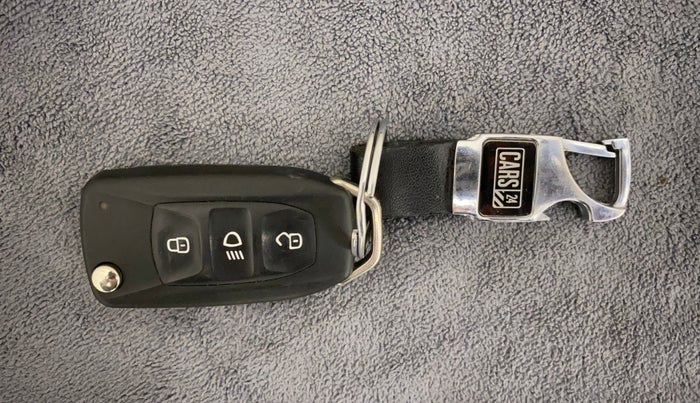 2021 Tata Tiago XT PETROL, Petrol, Manual, 13,367 km, Key Close Up