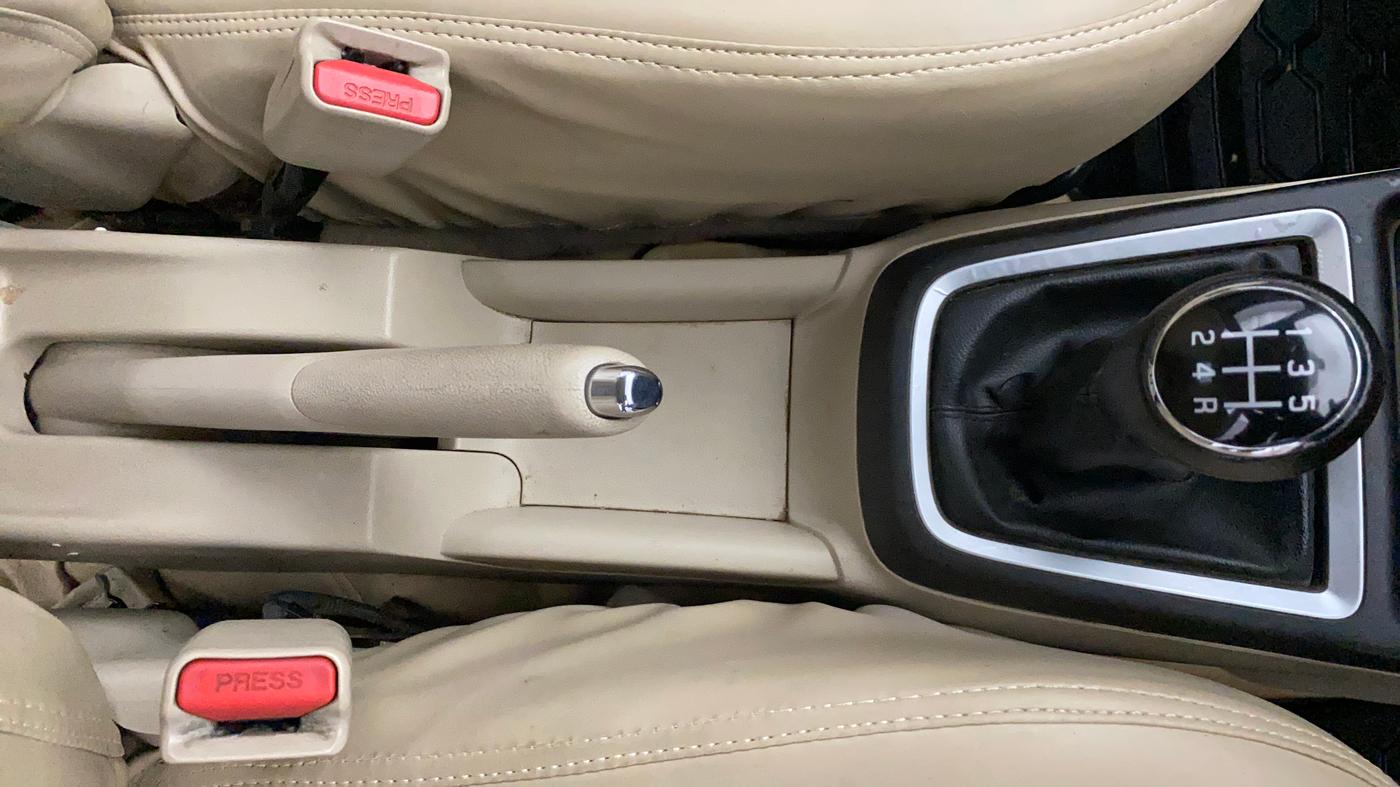 2021 Maruti Dzire ZXI, Petrol, Manual, 78,178 km, Gear Lever