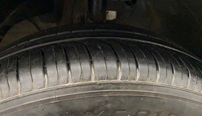 2021 Maruti Dzire ZXI, Petrol, Manual, 78,178 km, Left Front Tyre Tread