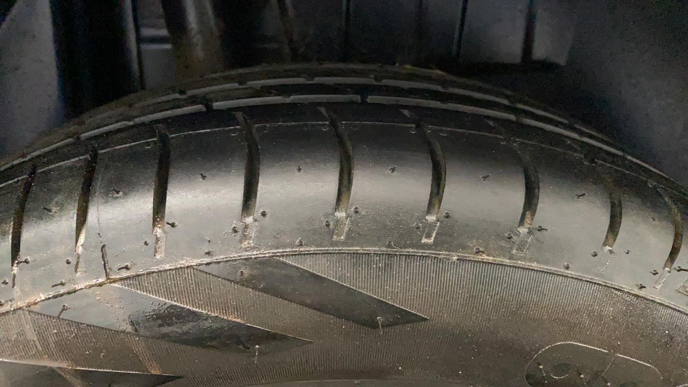 2021 Maruti Dzire ZXI, Petrol, Manual, 78,178 km, Right Rear Tyre Tread