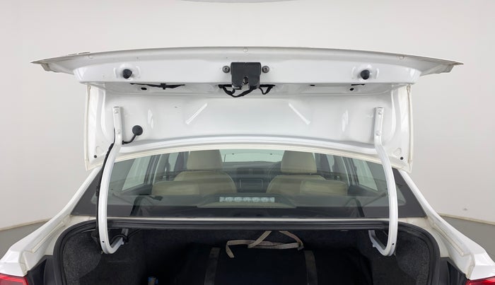2019 Volkswagen Ameo COMFORTLINE 1.0, CNG, Manual, 43,806 km, Boot Door Open