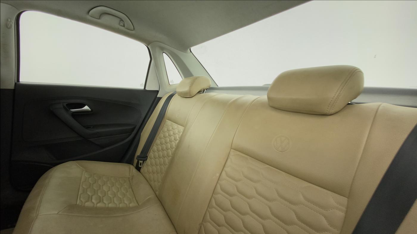2019 Volkswagen Ameo COMFORTLINE 1.0, CNG, Manual, 43,806 km, Right Side Rear Door Cabin