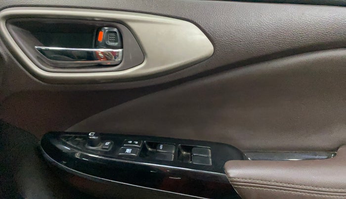 2024 Toyota Urban Cruiser Taisor V 1.0 Petrol MT, Petrol, Manual, 16,221 km, Driver Side Door Panels Control