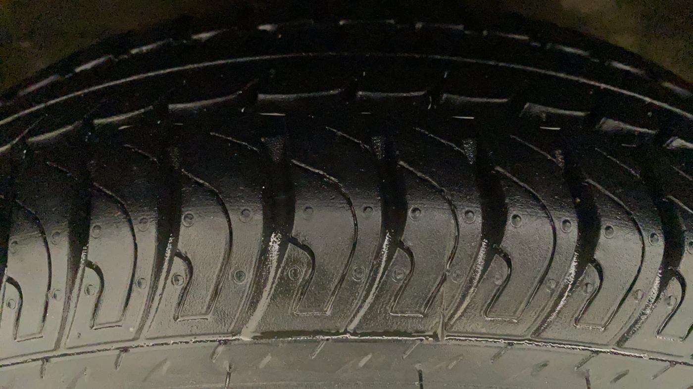 2015 Maruti Wagon R 1.0 VXI, Petrol, Manual, 16,624 km, Left Front Tyre Tread