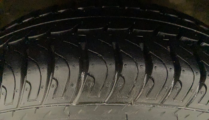 2015 Maruti Wagon R 1.0 VXI, Petrol, Manual, 16,624 km, Left Front Tyre Tread
