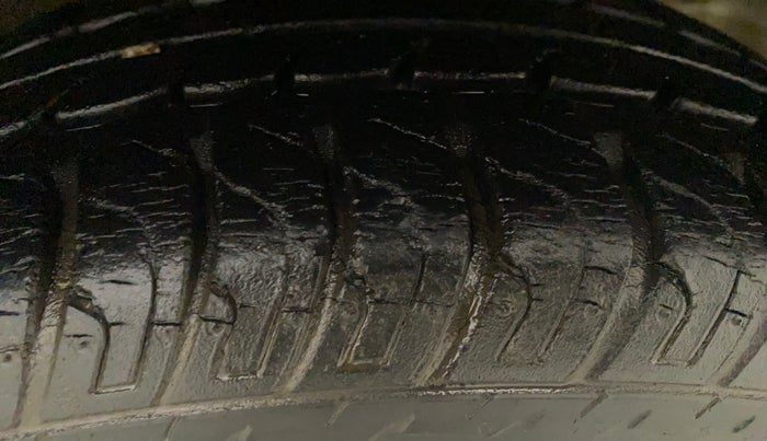 2015 Maruti Wagon R 1.0 VXI, Petrol, Manual, 16,624 km, Right Front Tyre Tread