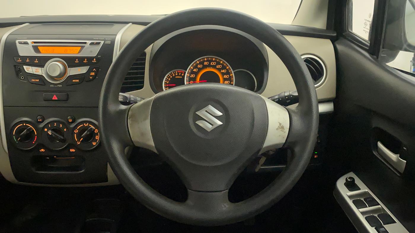 2015 Maruti Wagon R 1.0 VXI, Petrol, Manual, 16,624 km, Steering Wheel Close Up