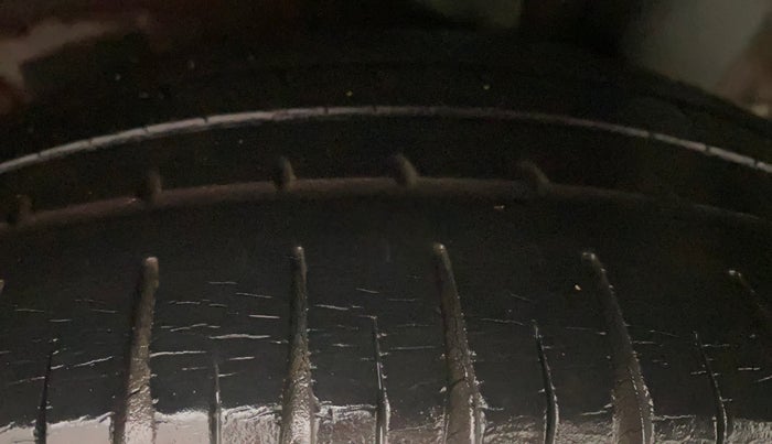 2015 Hyundai Grand i10 ASTA AT 1.2 KAPPA VTVT, Petrol, Automatic, 50,222 km, Left Rear Tyre Tread