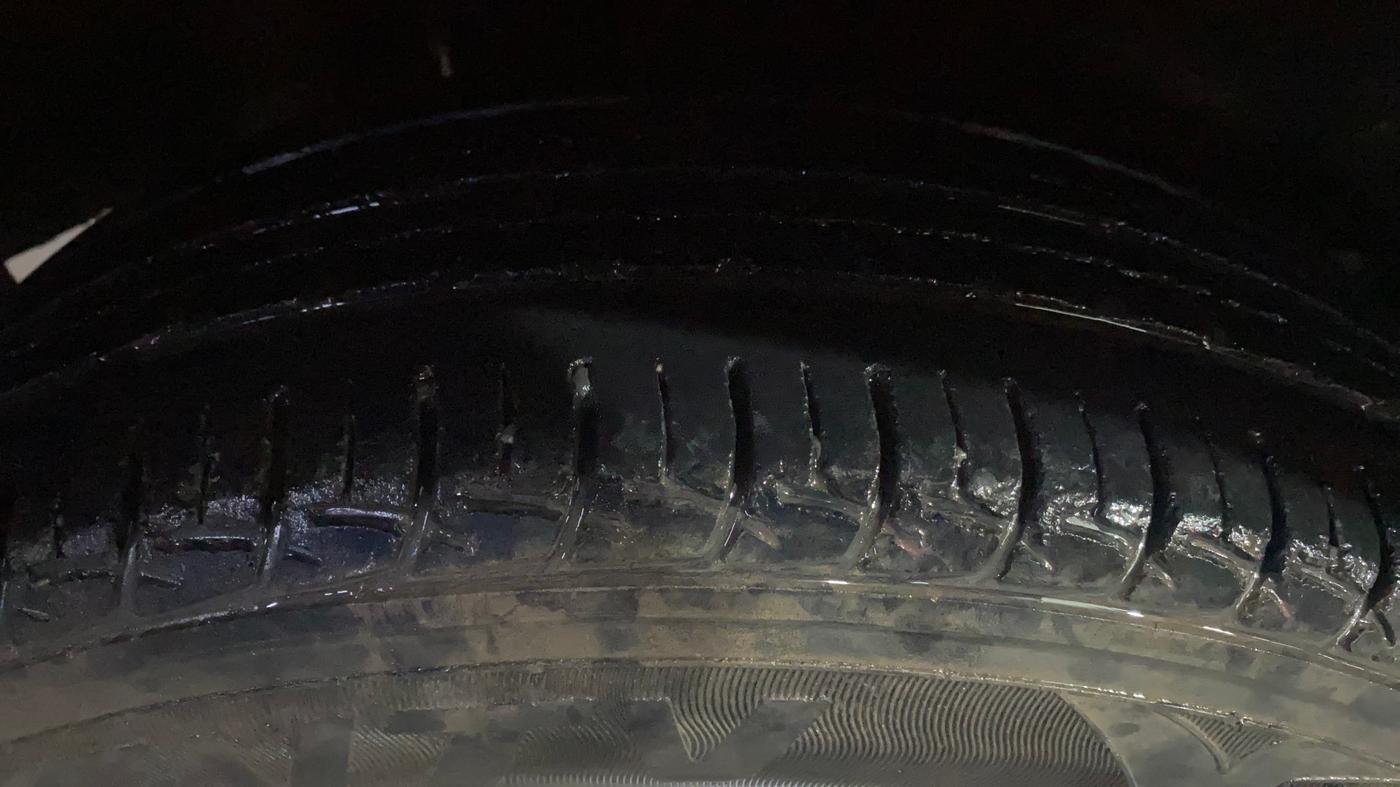2017 Maruti Baleno DELTA PETROL 1.2, Petrol, Manual, 68,529 km, Right Rear Tyre Tread