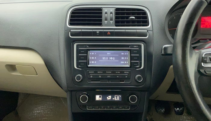 2014 Volkswagen Polo HIGHLINE1.2L, Petrol, Manual, 1,02,172 km, Air Conditioner