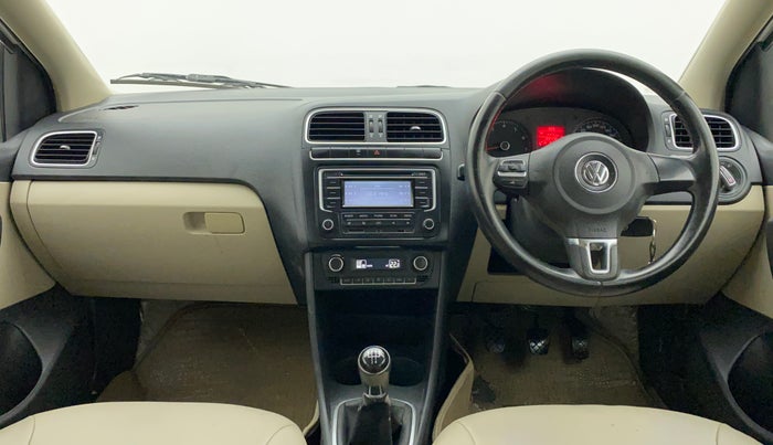 2014 Volkswagen Polo HIGHLINE1.2L, Petrol, Manual, 1,02,172 km, Dashboard