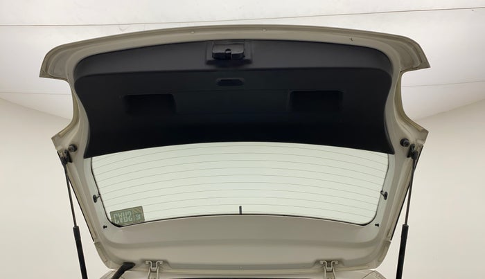 2014 Volkswagen Polo HIGHLINE1.2L, Petrol, Manual, 1,02,172 km, Boot Door Open