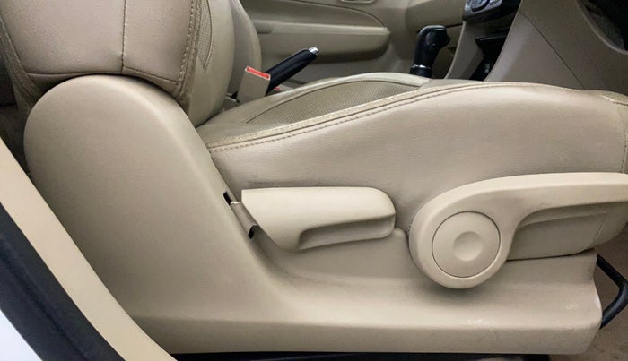 2018 Maruti Ciaz ALPHA  AT 1.5 SHVS PETROL, Petrol, Automatic, 60,510 km, Driver Side Adjustment Panel