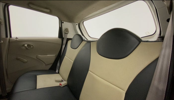 2014 Datsun Go T, Petrol, Manual, 59,232 km, Right Side Rear Door Cabin