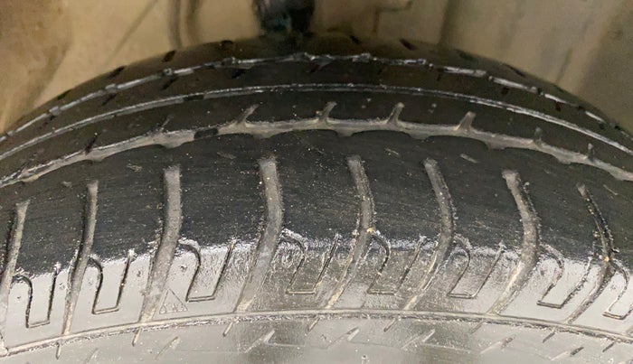 2014 Datsun Go T, Petrol, Manual, 59,232 km, Right Front Tyre Tread