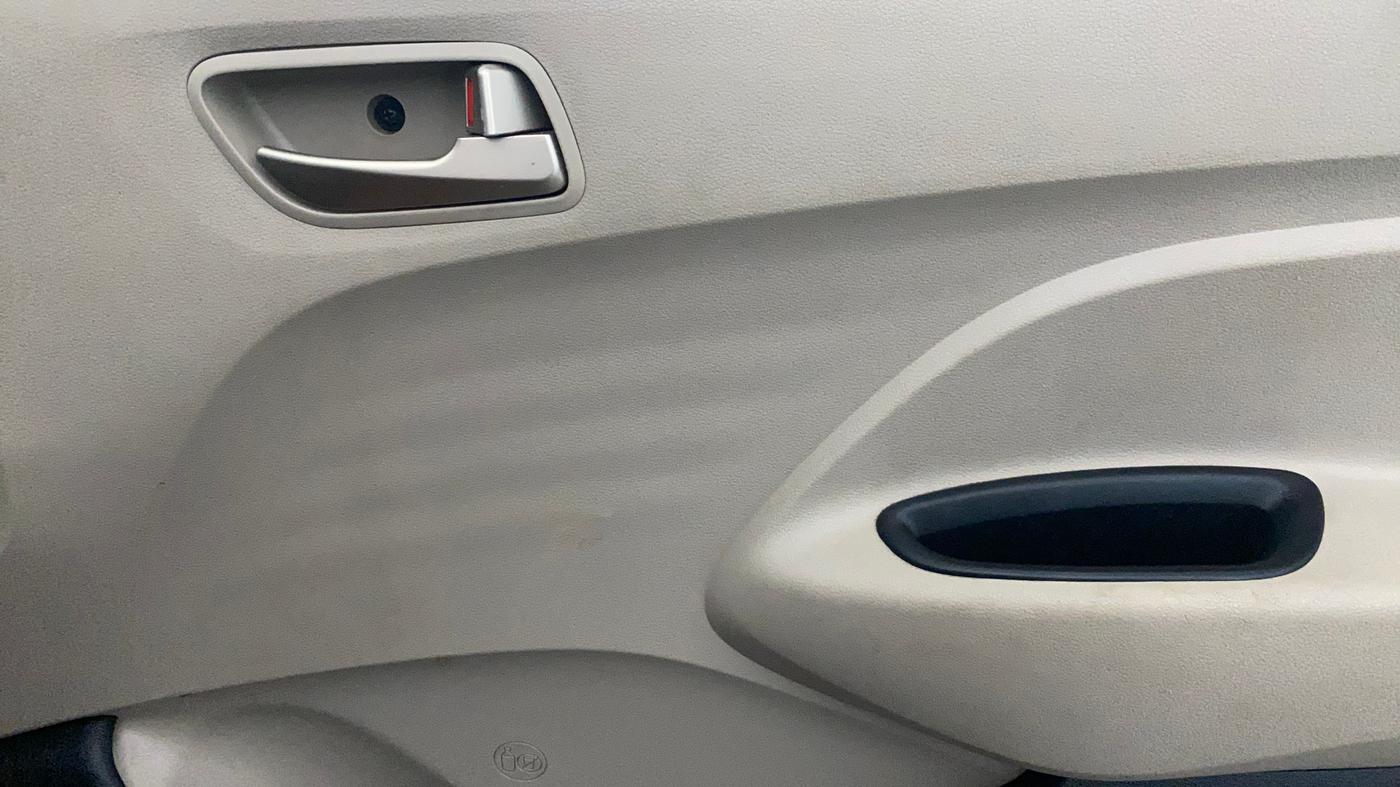 2019 Hyundai NEW SANTRO SPORTZ AMT, Petrol, Automatic, 1,01,490 km, Driver Side Door Panels Control