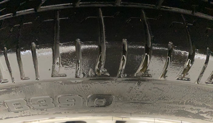 2016 Hyundai Creta SX PLUS 1.6 PETROL, CNG, Manual, 1,14,301 km, Left Front Tyre Tread