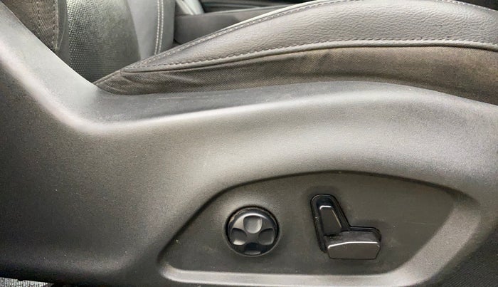 2021 Jeep Compass MODEL S (O) 1.4 PETROL DCT, Petrol, Automatic, 33,544 km, Driver Side Adjustment Panel