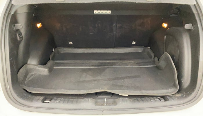 2021 Jeep Compass MODEL S (O) 1.4 PETROL DCT, Petrol, Automatic, 33,544 km, Boot Inside