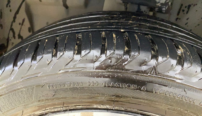 2021 Jeep Compass MODEL S (O) 1.4 PETROL DCT, Petrol, Automatic, 33,544 km, Left Front Tyre Tread