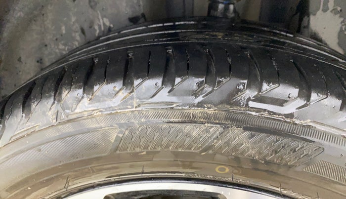 2021 Jeep Compass MODEL S (O) 1.4 PETROL DCT, Petrol, Automatic, 33,544 km, Left Rear Tyre Tread