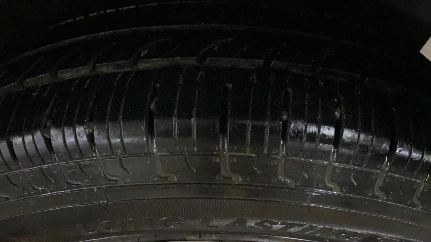 2015 Maruti Swift Dzire VXI, Petrol, Manual, 90,585 km, Left Rear Tyre Tread