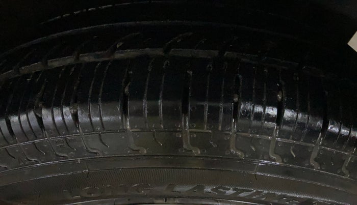 2015 Maruti Swift Dzire VXI, Petrol, Manual, 90,585 km, Left Rear Tyre Tread