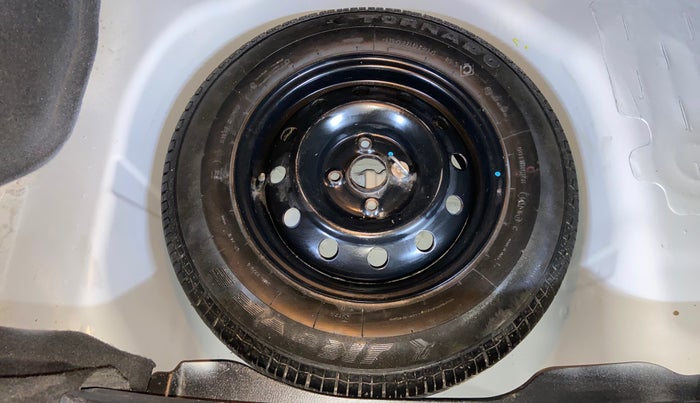 2015 Maruti Swift Dzire VXI, Petrol, Manual, 90,585 km, Spare Tyre