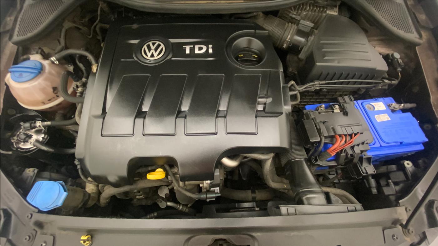 2017 Volkswagen Ameo HIGHLINE PLUS 1.5L AT 16 ALLOY, Diesel, Automatic, 1,02,724 km, Open Bonet