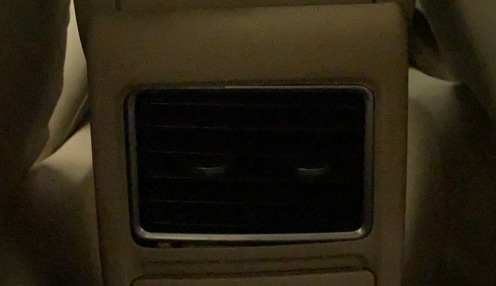 2017 Volkswagen Ameo HIGHLINE PLUS 1.5L AT 16 ALLOY, Diesel, Automatic, 1,02,724 km, Rear AC Vents