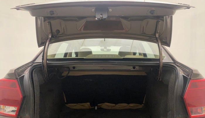 2017 Volkswagen Ameo HIGHLINE PLUS 1.5L AT 16 ALLOY, Diesel, Automatic, 1,02,724 km, Boot Door Open