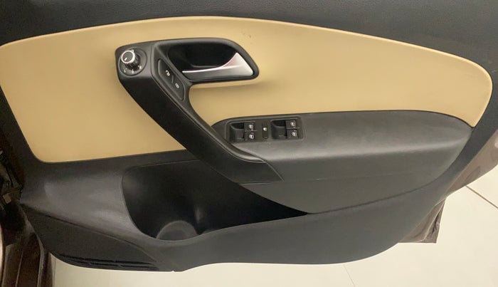 2017 Volkswagen Ameo HIGHLINE PLUS 1.5L AT 16 ALLOY, Diesel, Automatic, 1,02,724 km, Driver Side Door Panels Control