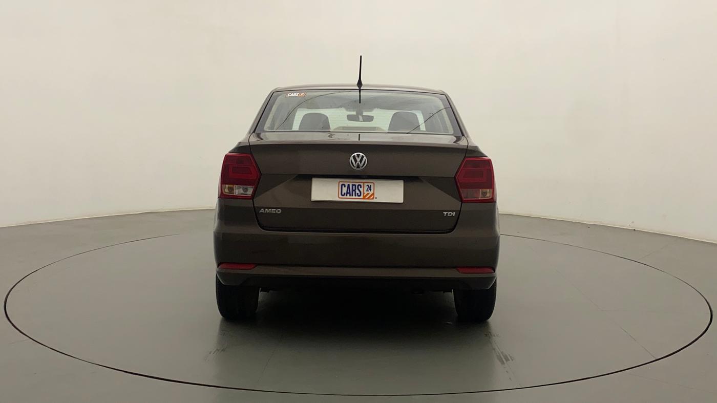 2017 Volkswagen Ameo HIGHLINE PLUS 1.5L AT 16 ALLOY, Diesel, Automatic, 1,02,724 km, Back/Rear