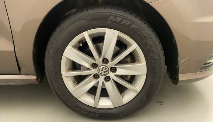 2017 Volkswagen Ameo HIGHLINE PLUS 1.5L AT 16 ALLOY, Diesel, Automatic, 1,02,724 km, Right Front Wheel