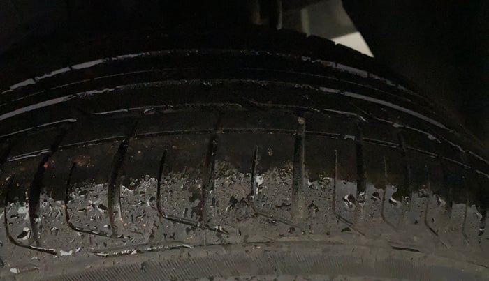 2023 Tata NEXON FEARLESS + SUNROOF DUAL TONE 1.2 PETROL, Petrol, Manual, 271 km, Left Rear Tyre Tread