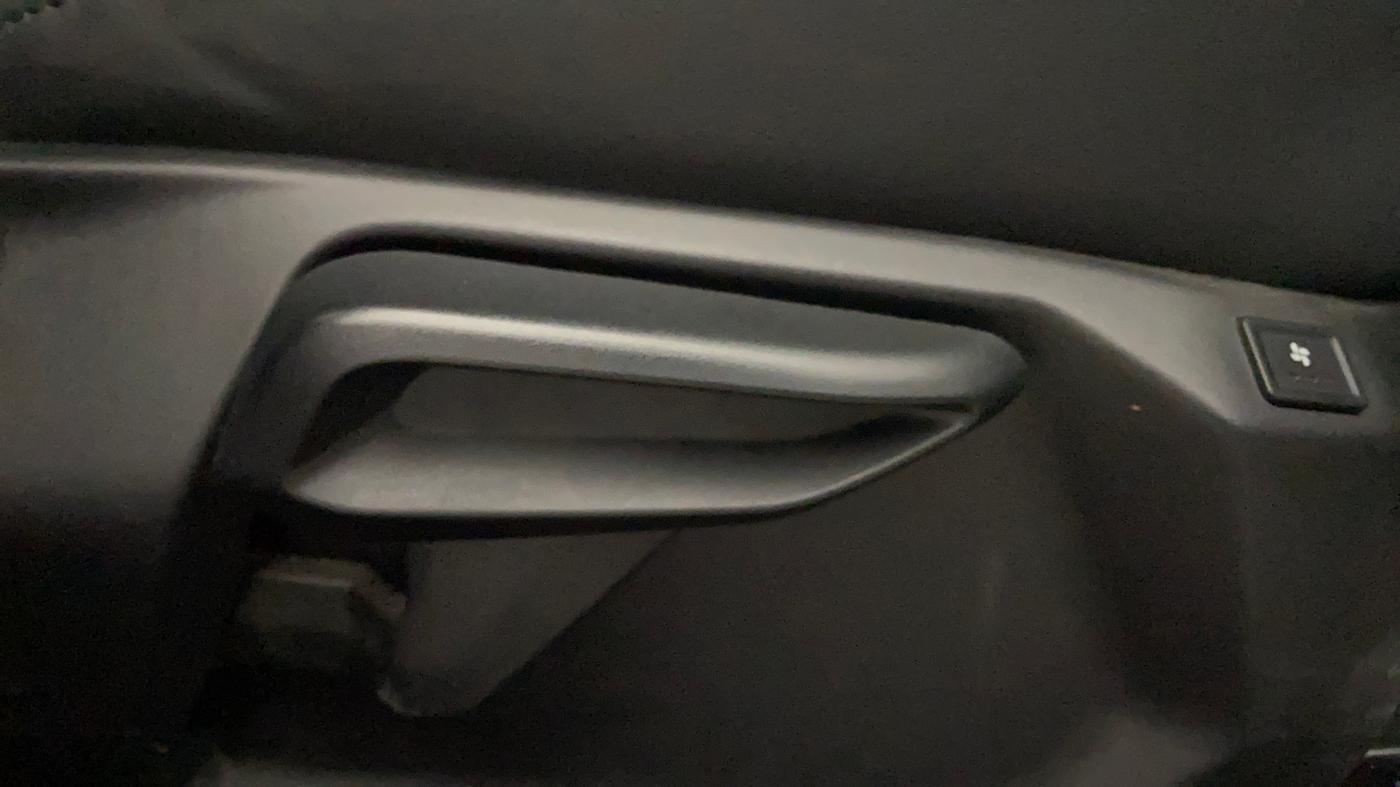 2023 Tata NEXON FEARLESS + SUNROOF DUAL TONE 1.2 PETROL, Petrol, Manual, 271 km, Driver Side Adjustment Panel