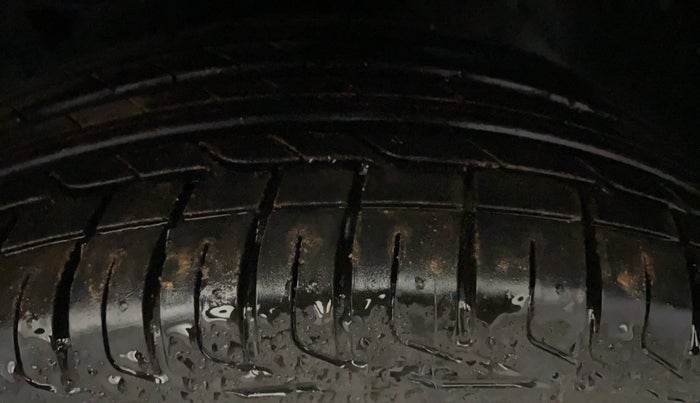 2023 Tata NEXON FEARLESS + SUNROOF DUAL TONE 1.2 PETROL, Petrol, Manual, 271 km, Left Front Tyre Tread