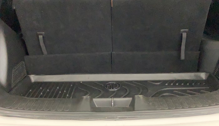 2021 MG HECTOR PLUS SELECT 2.0 DIESEL TURBO MT 7-STR, Diesel, Manual, 54,471 km, Boot Inside