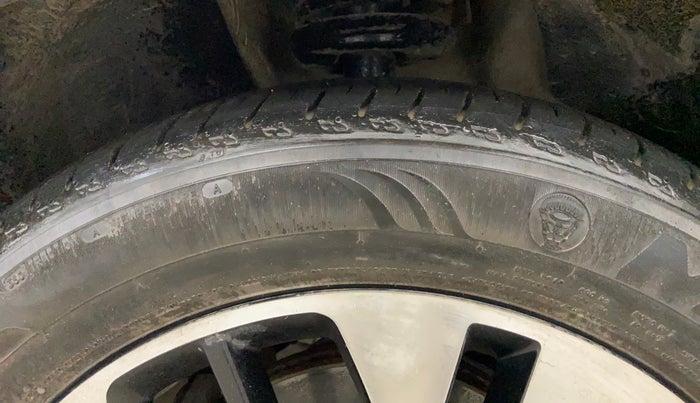 2021 MG HECTOR PLUS SELECT 2.0 DIESEL TURBO MT 7-STR, Diesel, Manual, 54,471 km, Left Front Tyre Tread