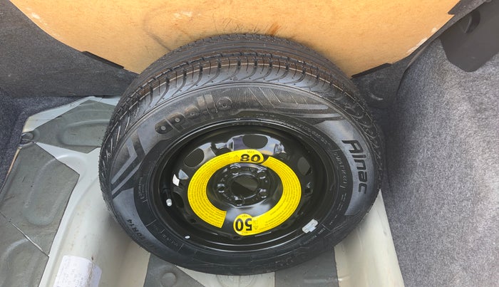 2014 Volkswagen Polo HIGHLINE1.2L, Petrol, Manual, 66,814 km, Spare Tyre