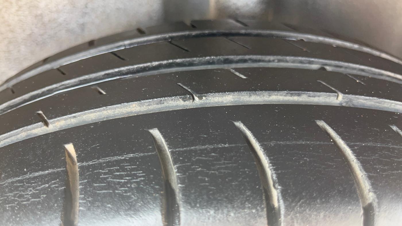 2014 Volkswagen Polo HIGHLINE1.2L, Petrol, Manual, 66,814 km, Left Rear Tyre Tread