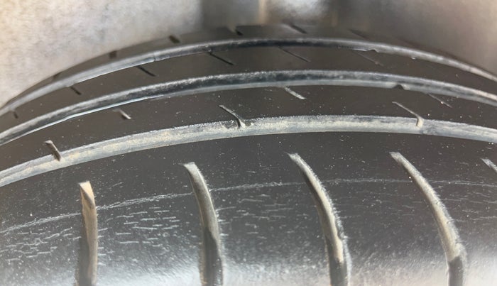 2014 Volkswagen Polo HIGHLINE1.2L, Petrol, Manual, 66,814 km, Left Rear Tyre Tread