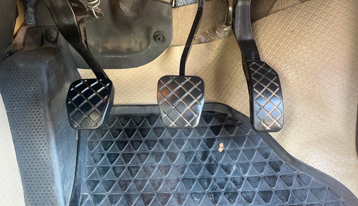 2014 Volkswagen Polo HIGHLINE1.2L, Petrol, Manual, 66,814 km, Pedals