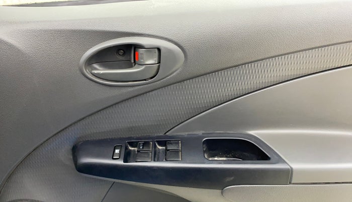 2013 Toyota Etios Liva G, Petrol, Manual, 26,024 km, Driver Side Door Panels Control