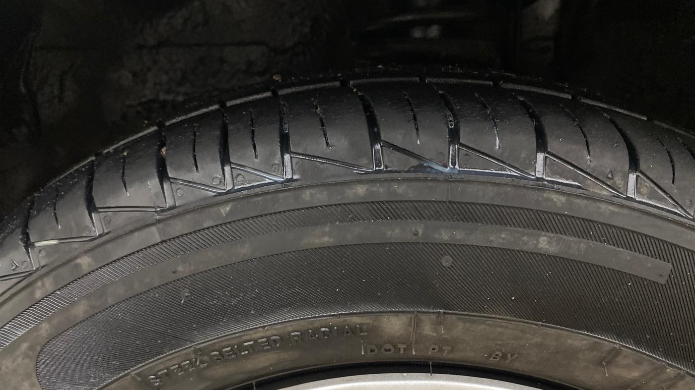 2014 Maruti Alto 800 LXI, Petrol, Manual, 55,392 km, Left Front Tyre Tread