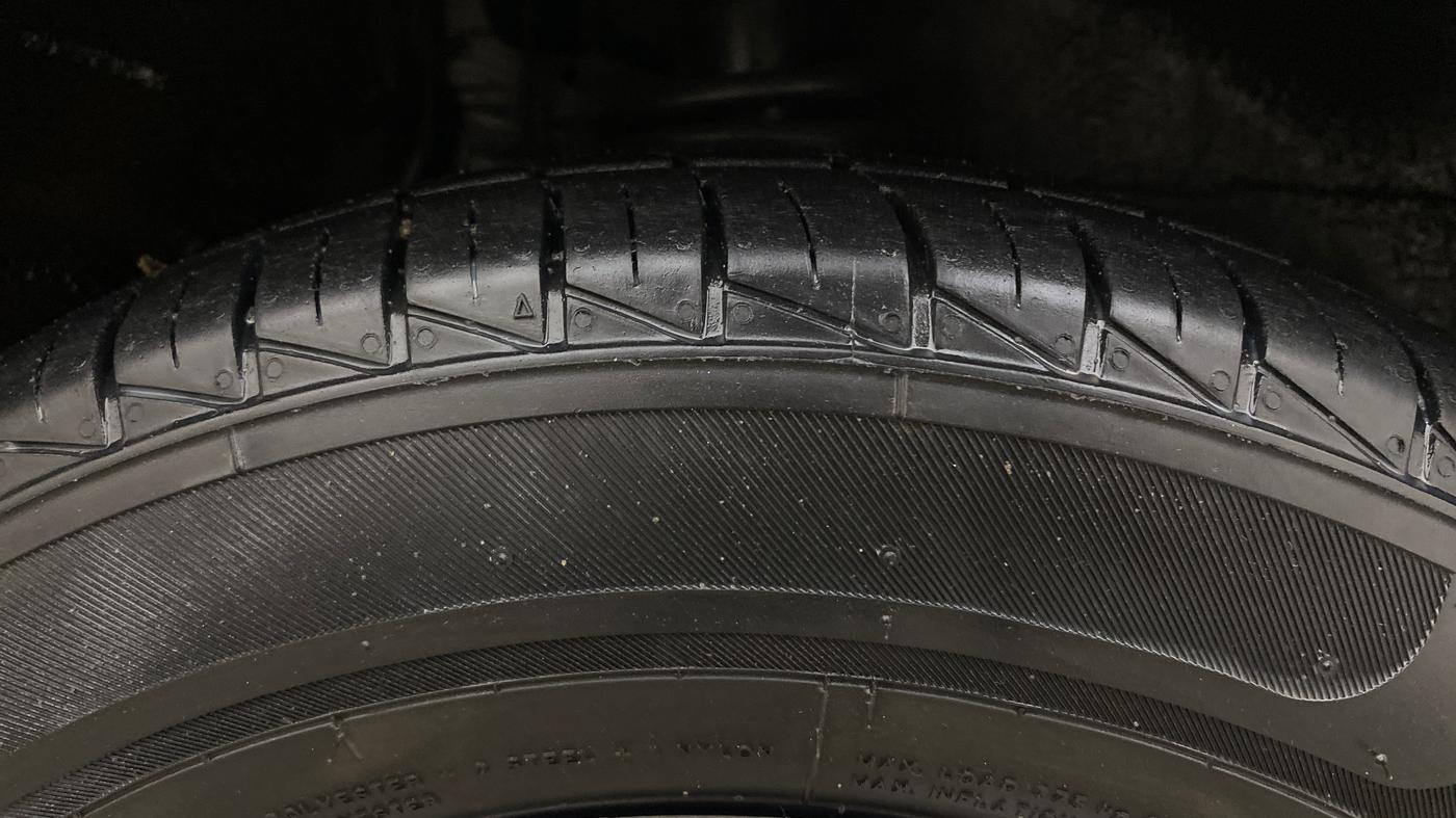 2014 Maruti Alto 800 LXI, Petrol, Manual, 55,392 km, Right Front Tyre Tread